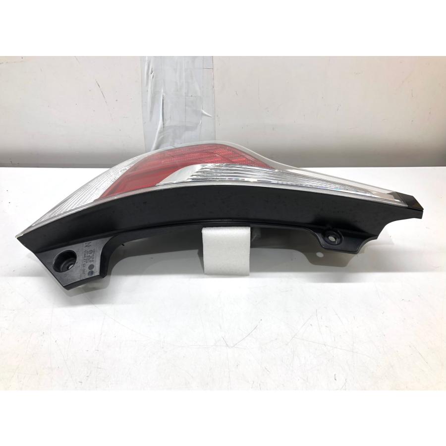 トヨタ アクア NHP10 中期 純正 テールランプ 左 81551-52D01