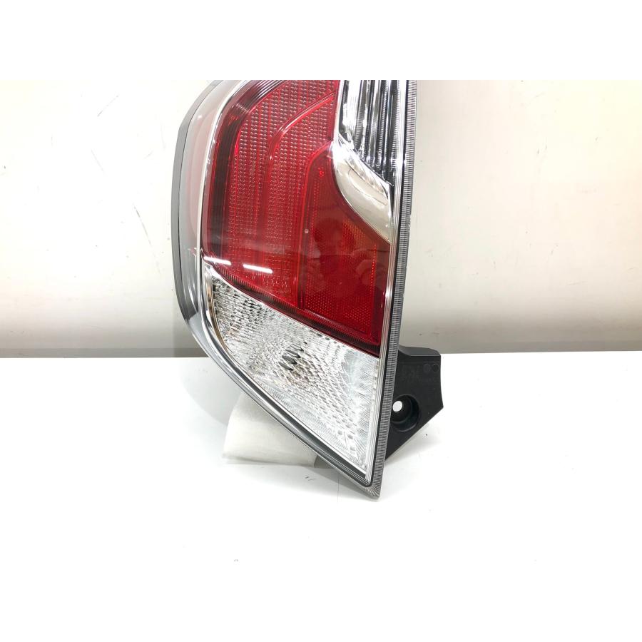 トヨタ アクア NHP10 中期 純正 テールランプ 左 81551-52D01