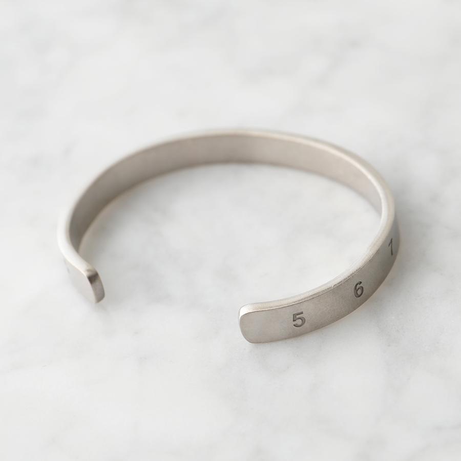 Maison Margiela（メゾンマルジェラ） 11 バングル SI8UY0003 SV0129