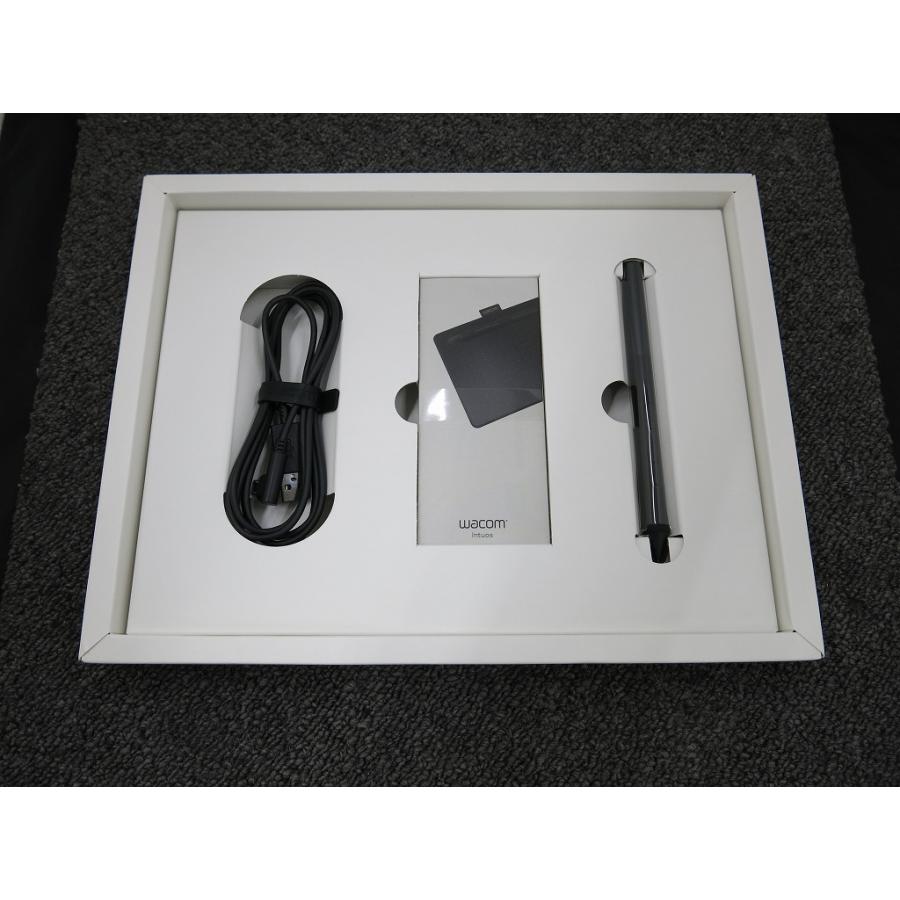 未使用】 ワコム WACOM 【未使用・開封済み】 Wacom Intuos Medium