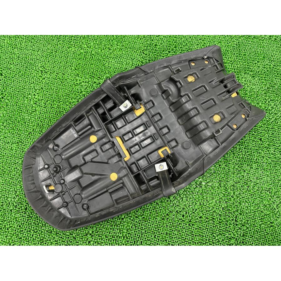 ホンダ（HONDA） CB1100 シート 純正 中古 バイク 部品 SC65 シート