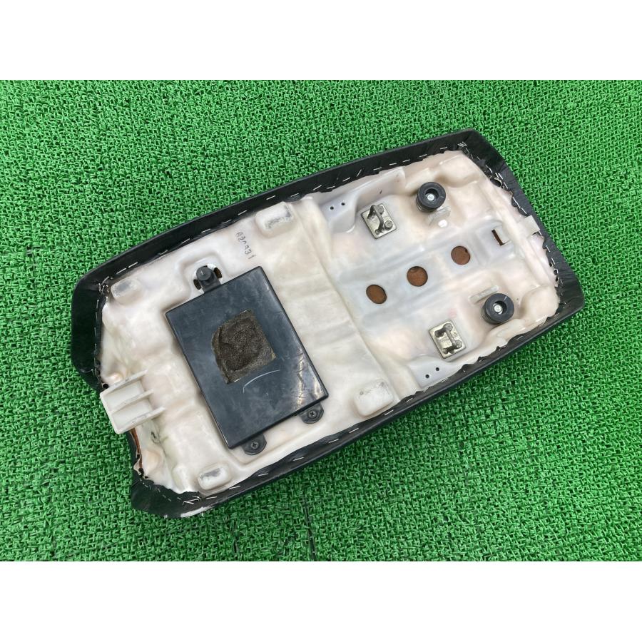 カワサキ（Kawasaki） GPZ900R シート 純正 中古 バイク 部品 ZX900A