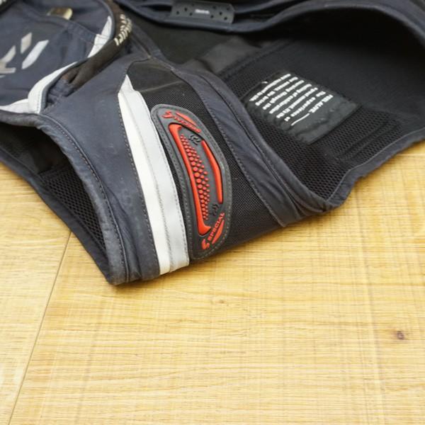ダイワ スペシャルショートベスト DV-1001 Lサイズ/T095M 美品