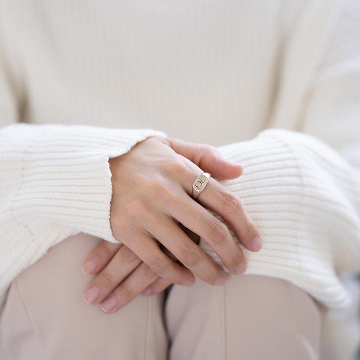 指輪 シグネットリング メンズ・レディース兼用 イニシャル シルバー