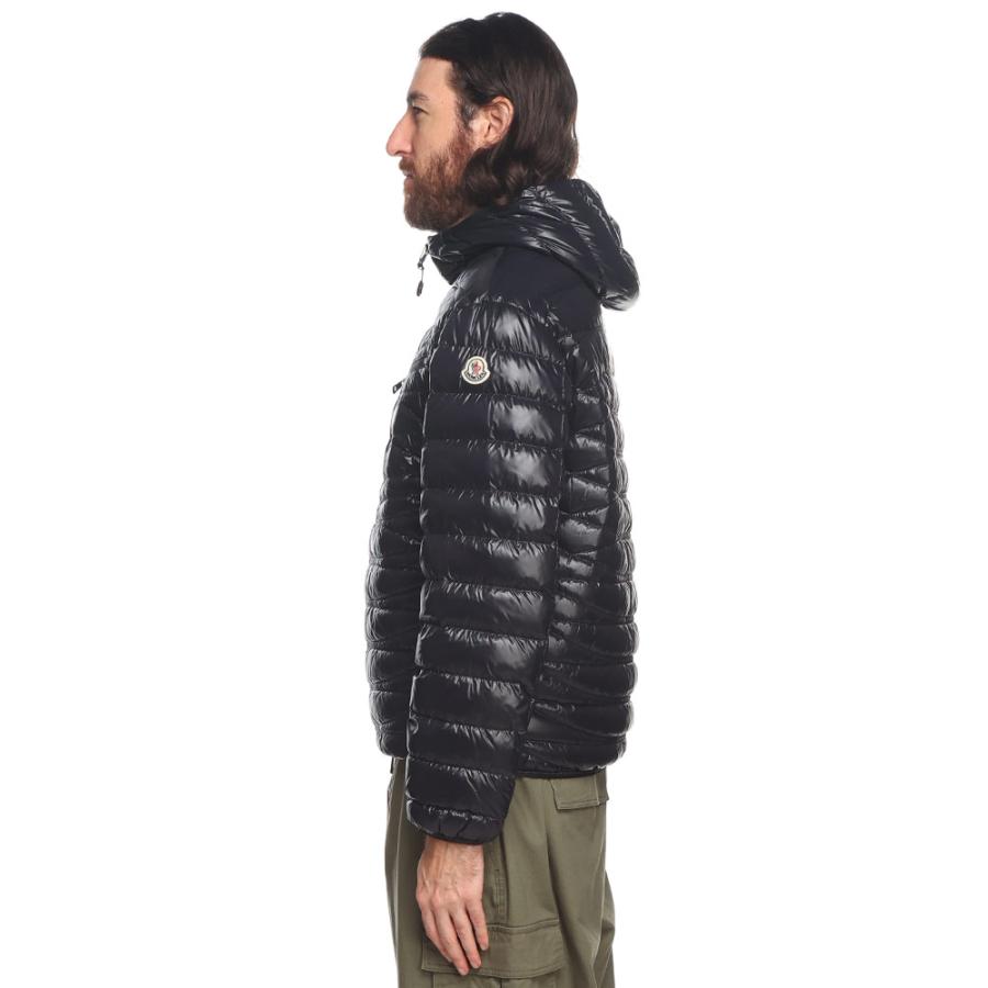 MONCLER（モンクレール） ライトダウンジャケット ナイロン