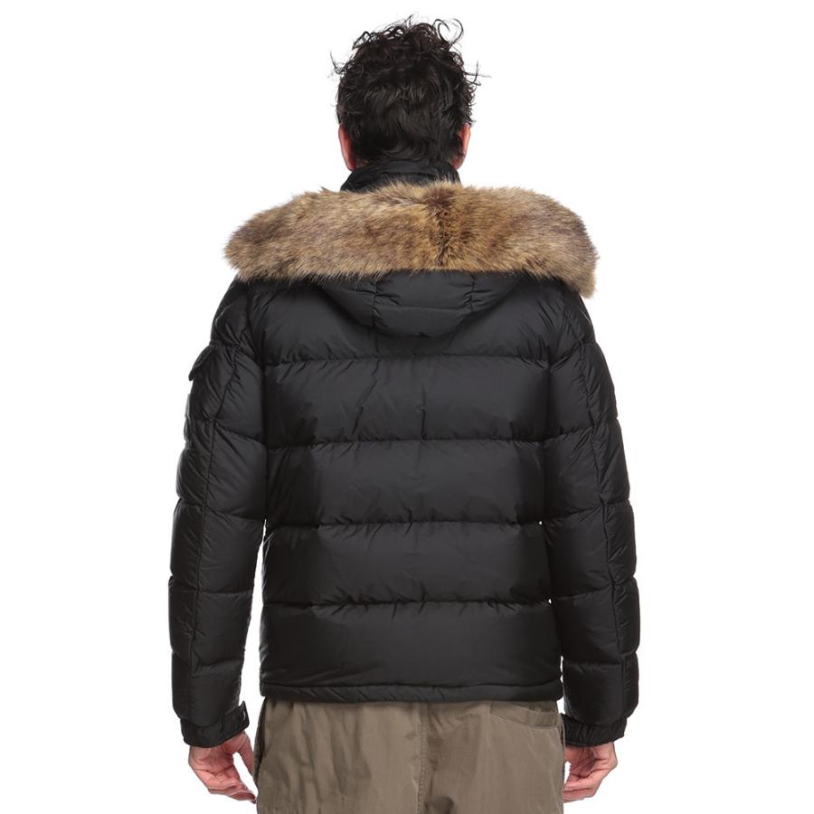 MONCLER（モンクレール） ファーフード着脱 肩ポケット付き ショート
