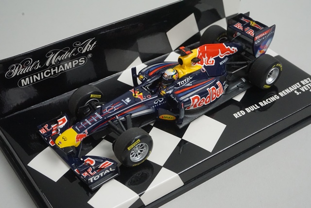 ミニチャンプス レッドブル レーシング RB7 セバスチャン・ベッテル