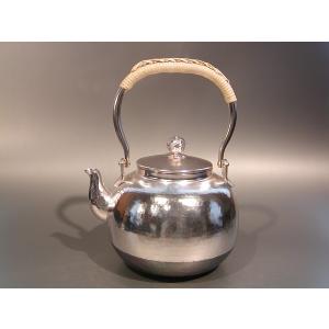 茶器・茶道具 銀瓶 丸型 湯沸 銀仕上、秀峰堂作、化粧箱入 新品