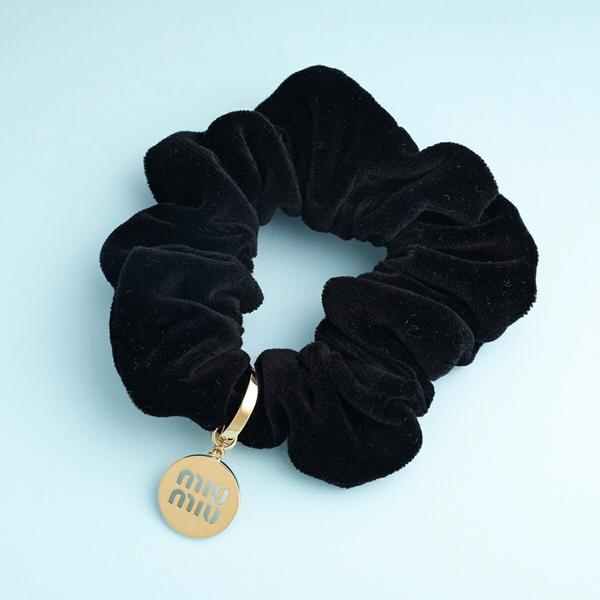 miu miu（ミュウミュウ） シュシュ 5IF063 068 レディース ベルベット