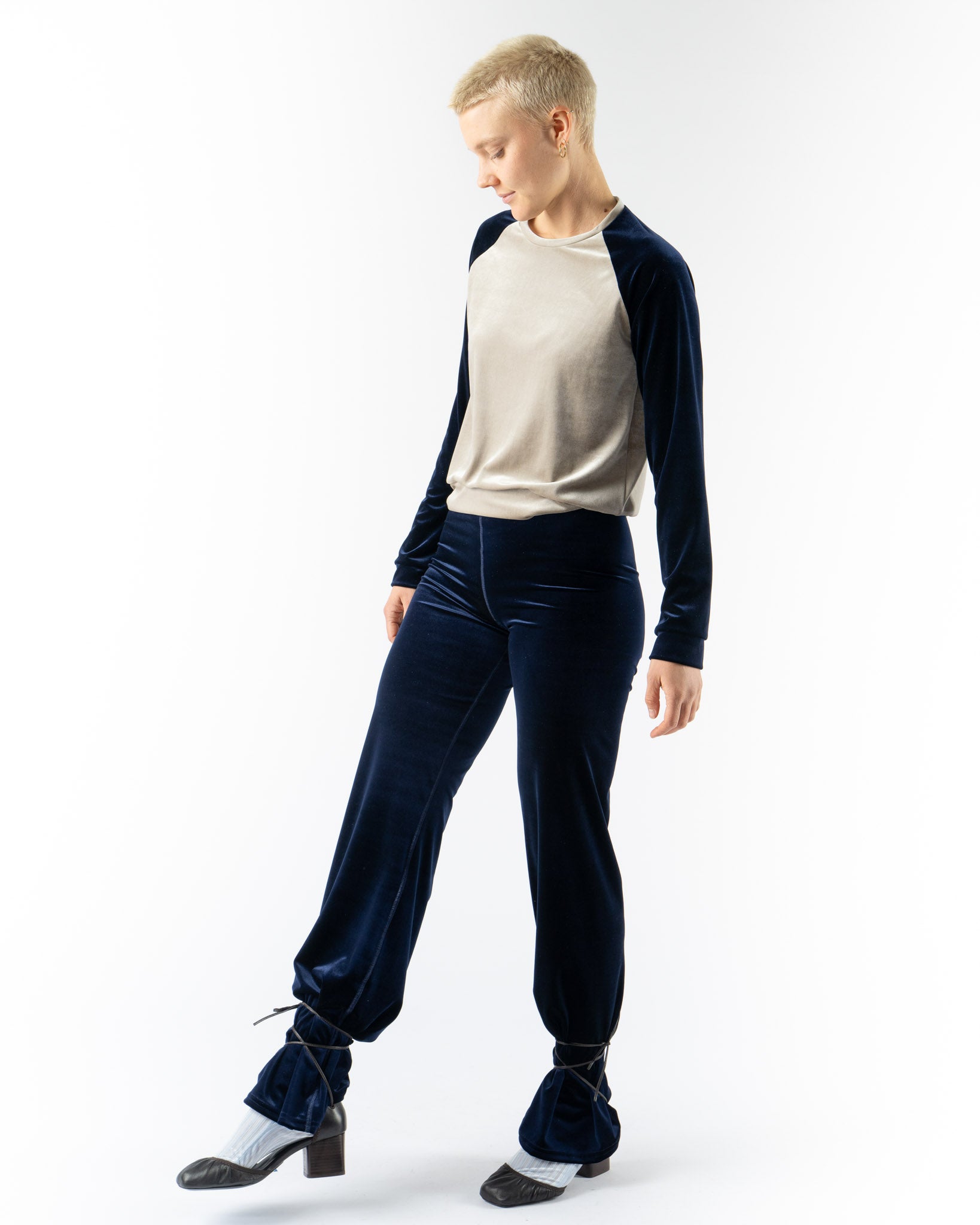 Simone Wild Velvet Raglan Sweater 2-Tone in Taupe/Navy Curated at