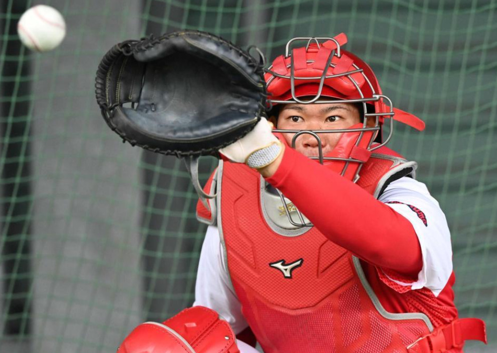 広島東洋カープ #31 坂倉 将吾（さかくら しょうご）の使用ギア -2023-