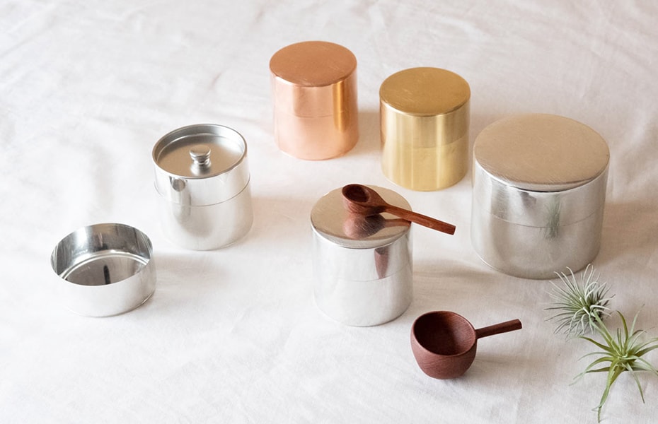 SyuRo(シュロ)の丸缶 おしゃれなブリキの茶筒