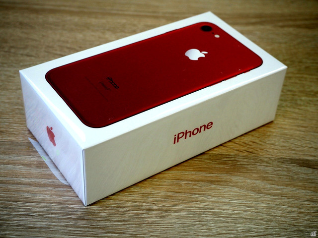 アップル、iPhone 7シリーズ(PRODUCT)RED Special Edition開封の儀