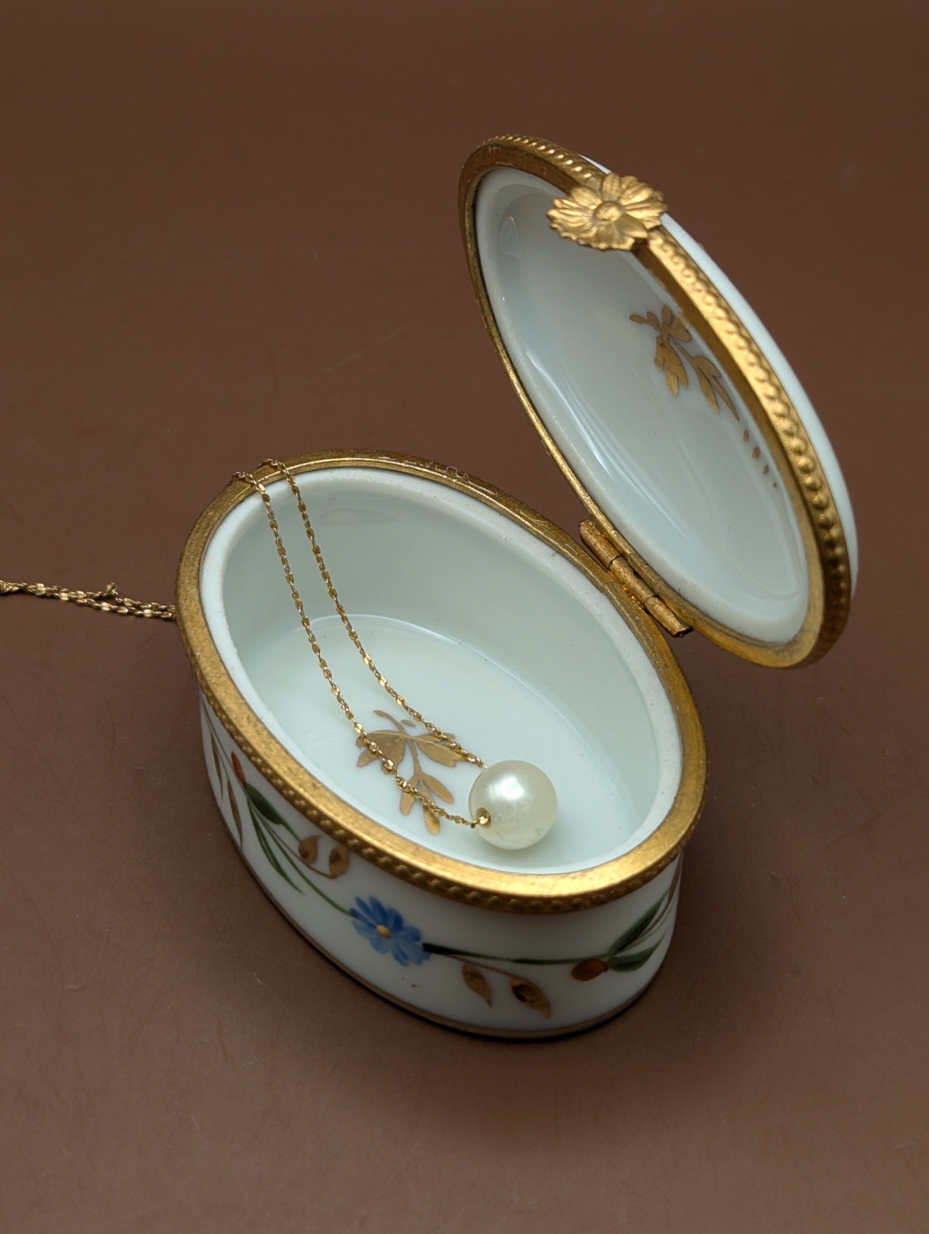 リモージュボックス パリ絵付け | オレンジの実と青い花・金彩