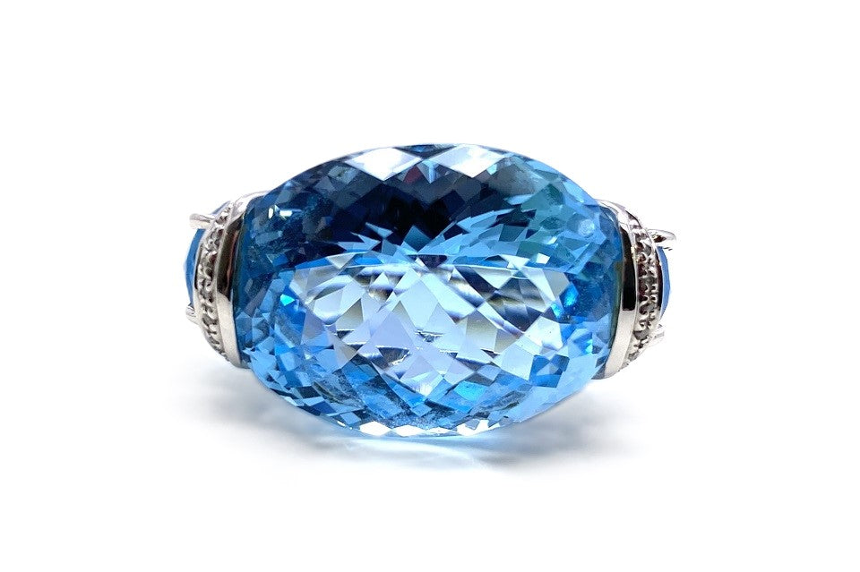 Blue Topaz K18WGブルートパーズ ダイヤモンドリング (NO.304784