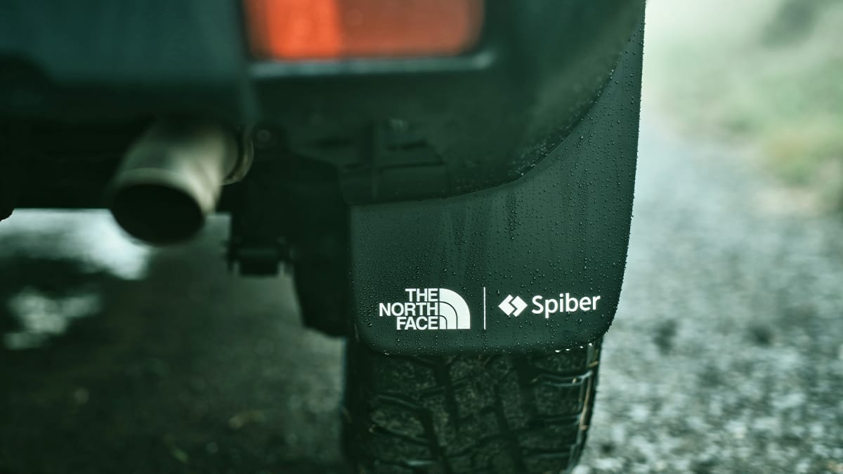 えっ…待って、めっちゃカッコいい」ノースフェイスとコラボしたトヨタ