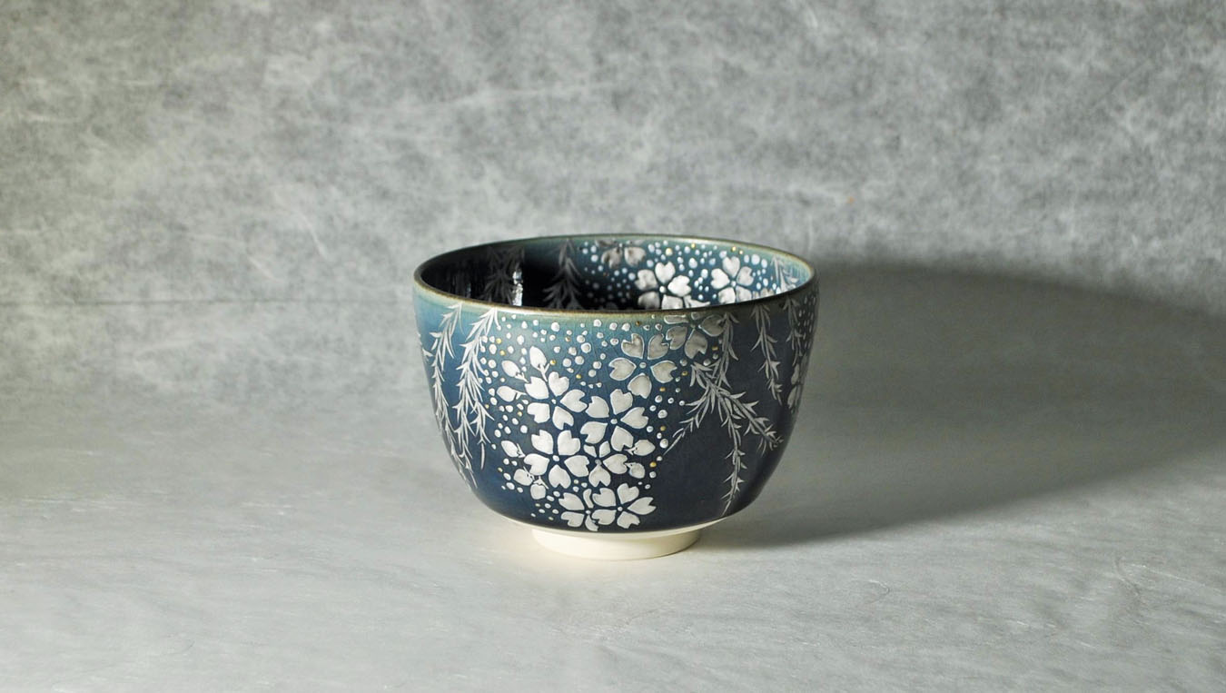 究極の美◇蔵から美しいエメラルドの透明な釉薬が掛けられた抹茶茶碗が