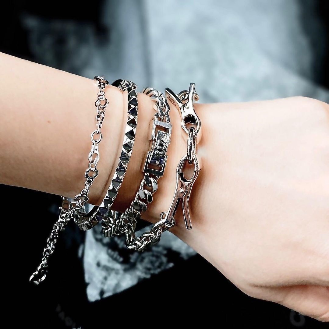 SUPERB STUDS バングル | ジャスティン デイビス（JUSTIN DAVIS）公式