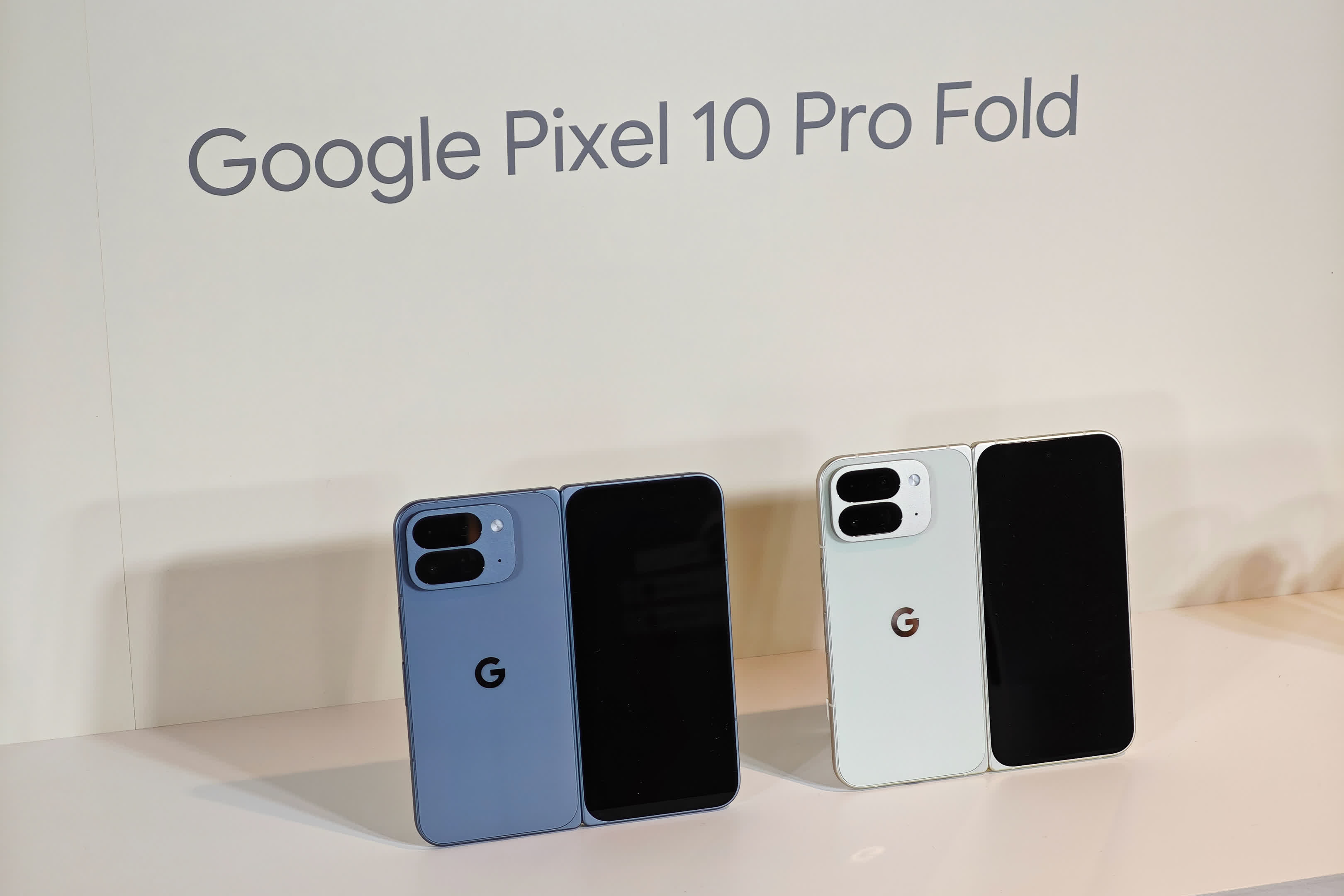 グーグル、「Pixel 10 Pro Fold」発表 防水防塵で最も高い耐久性を実現