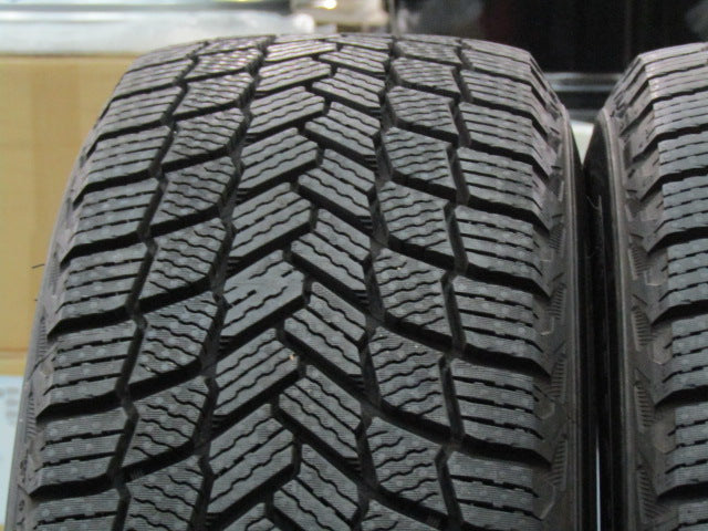 アウディQ2 純正アルミ スタッドレス8分山 16インチ アウディ Q2