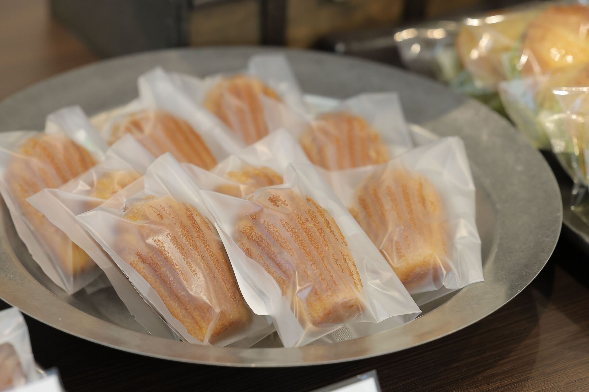 マドレーヌ | 商品紹介 | 静岡県浜松市の焼き菓子なら菓子屋 月暈