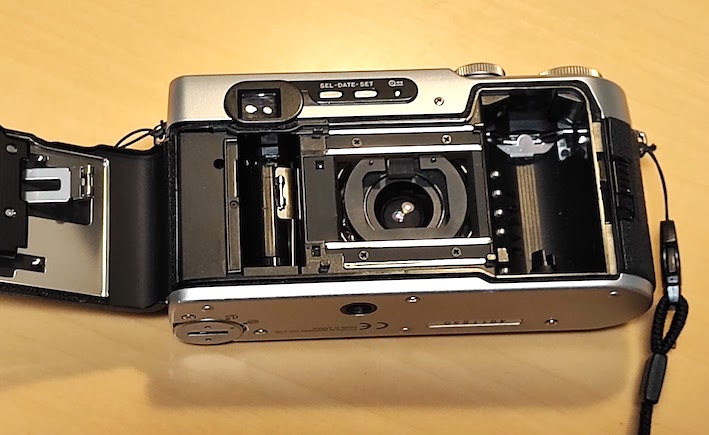 30〜40年前のフィルムカメラは、そのままでは使えません: 写真家 吉村