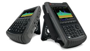 テクニカルサポート: 53131A 225 MHzユニバーサル周波数カウンタ