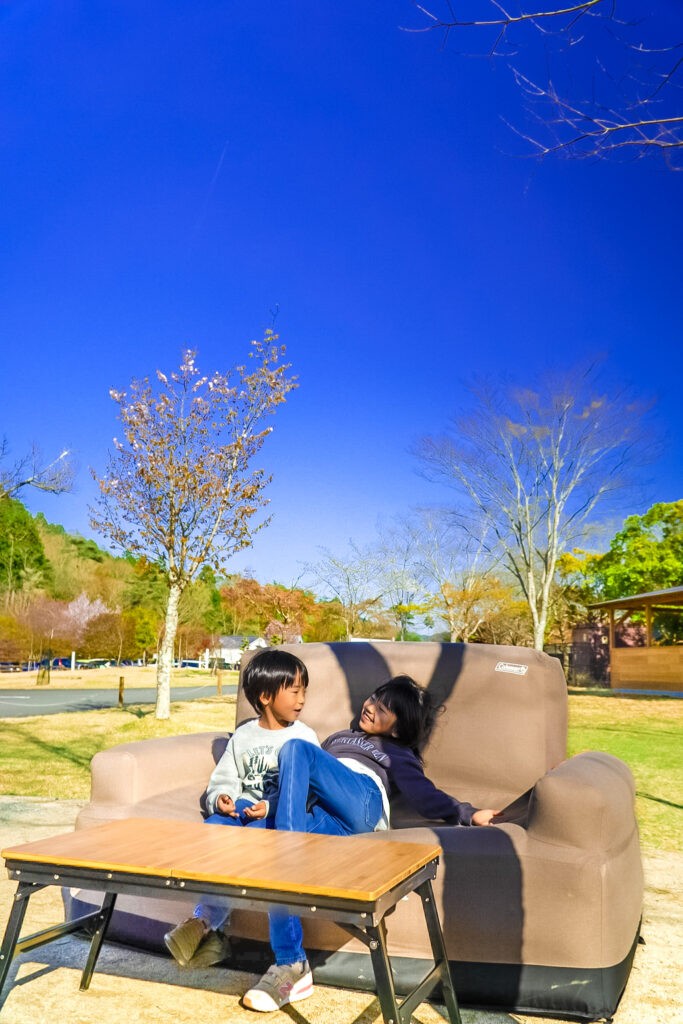 コールマン エアカウチダブルはキャンプに最適 坊主キャンパー