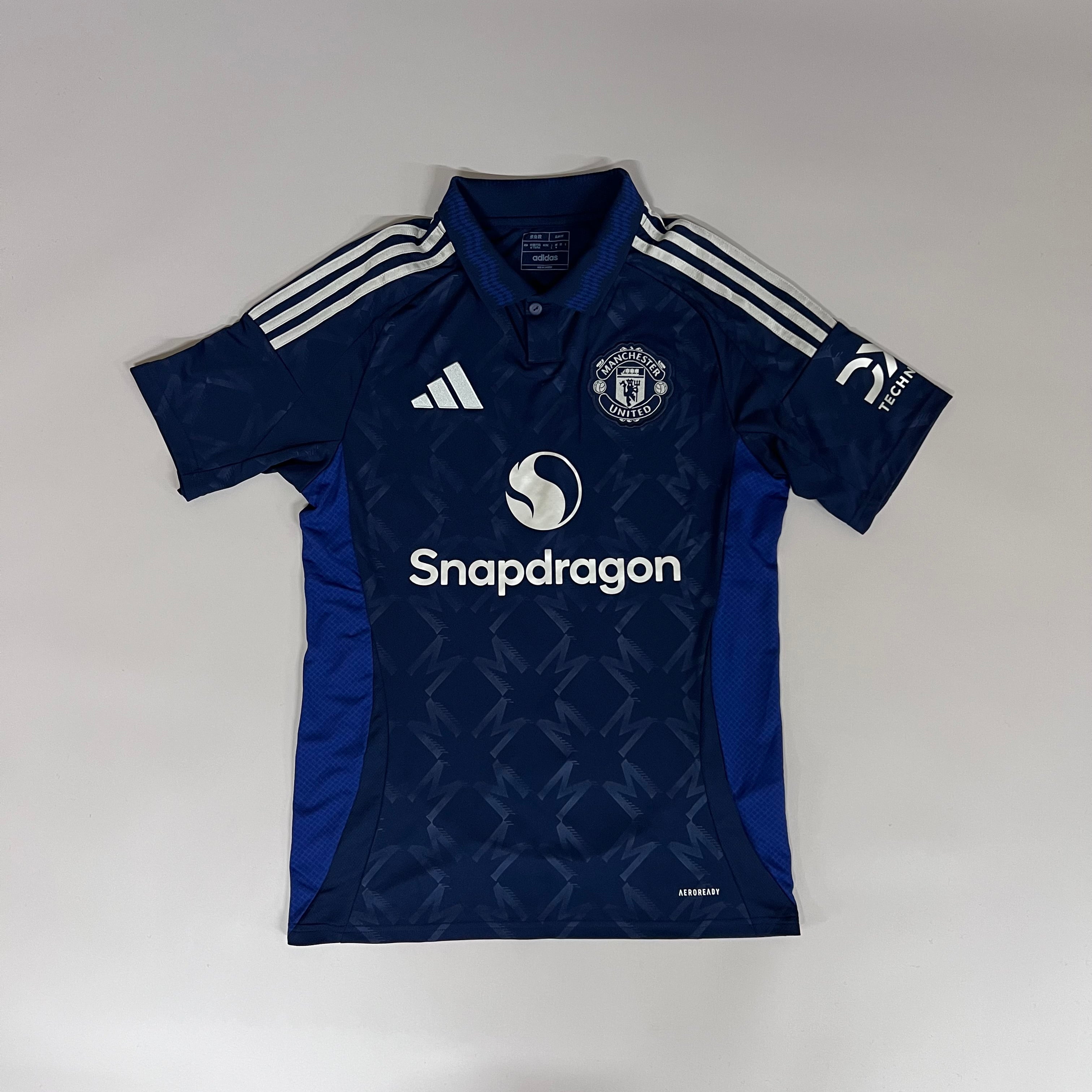 Official #8 Yunjin 24-25 Manchester United AWAY x LE SSERAFIM