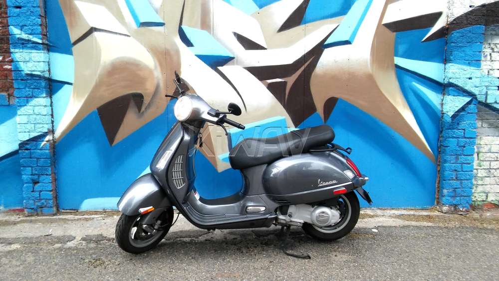 スクーター: バイクミラー レトロ 黒 M8 スクーターに汎用