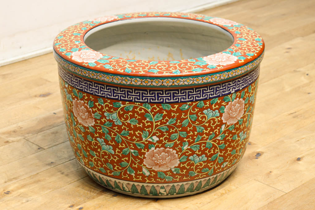 艶やかな色彩と絵柄が目を引く丸火鉢 DC6830 – 古福庵 [ KOFUKUAN