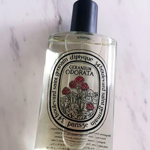 レビュー】ディプティック香水 ゼラニウム オドラタ 爽やかさと重さの