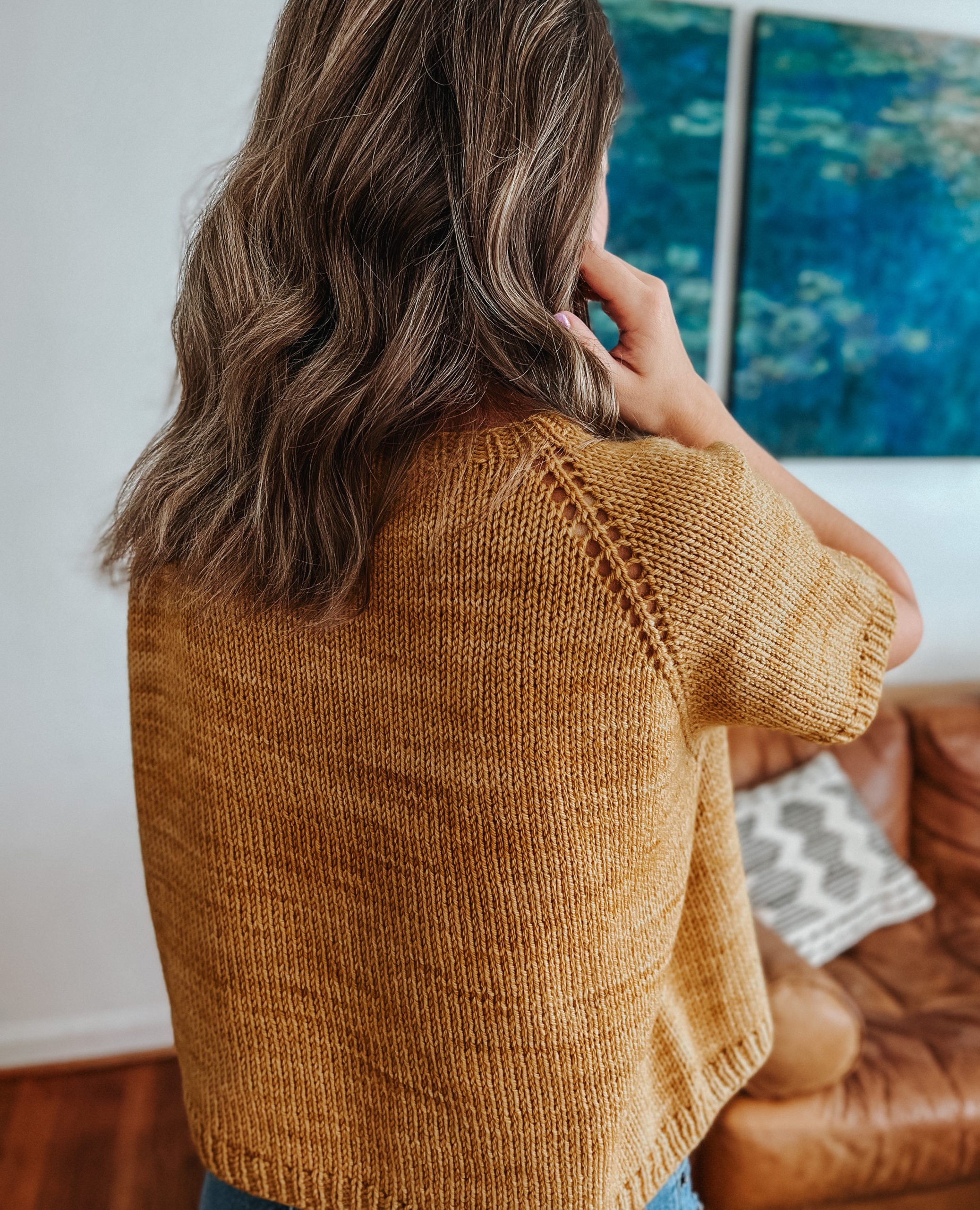 The Adult Playdate Tee Size and Style Guide | Kneedles & Life