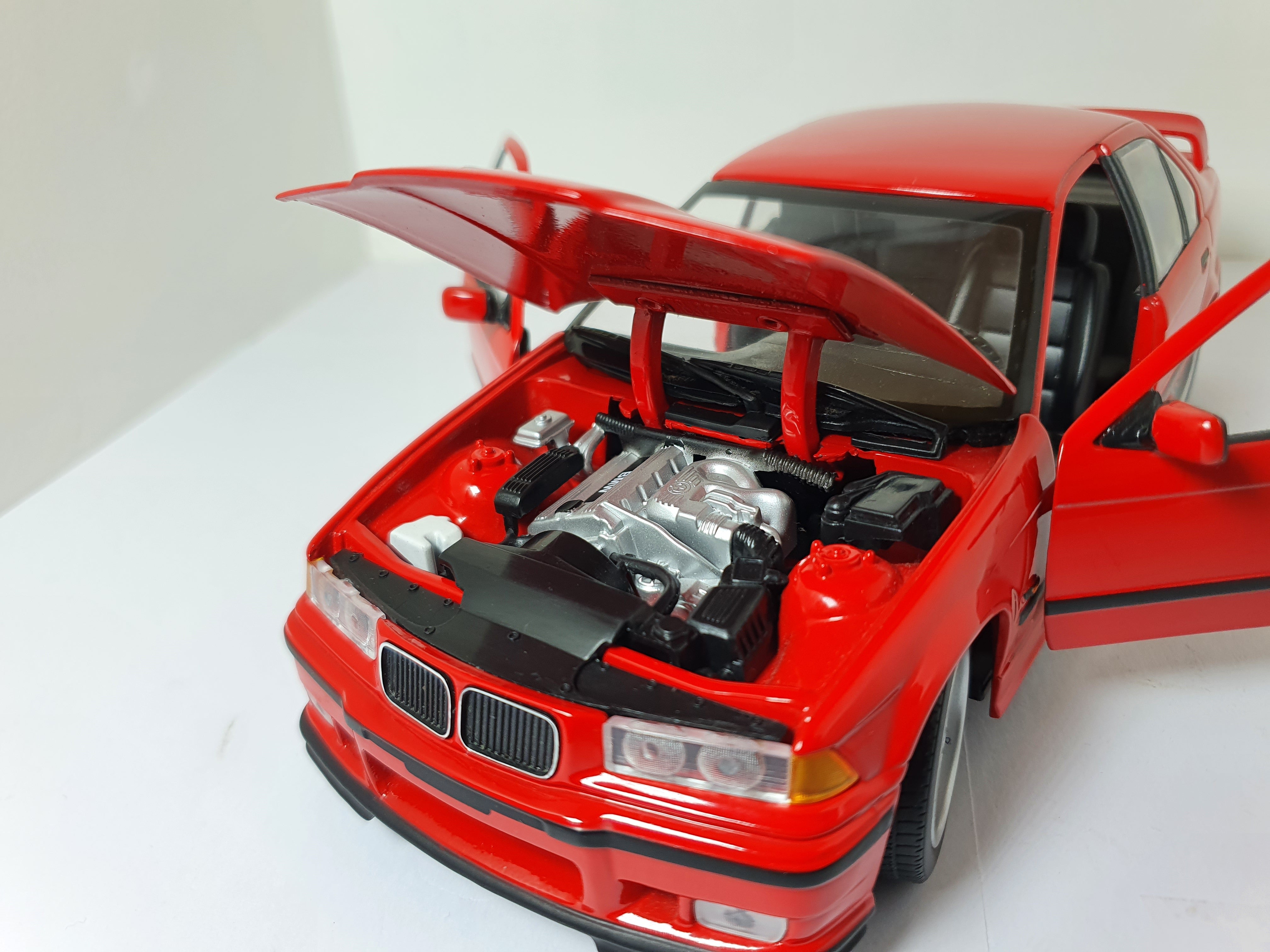ワンオフカスタム 1/18 UT Models BMW 318is クラス2 ワンオフカスタム