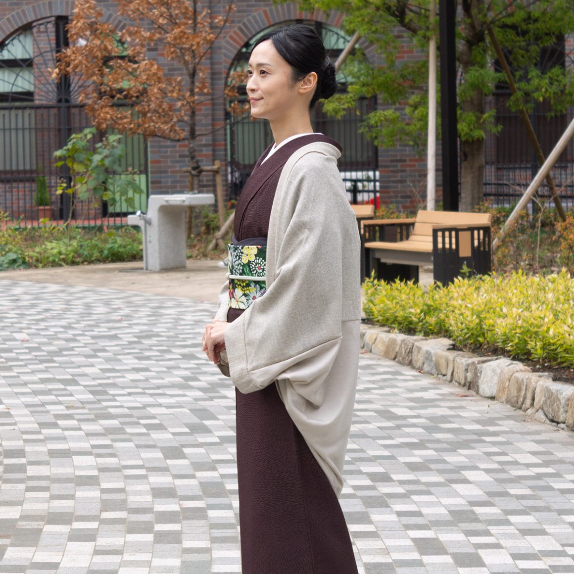 くるり LOOKBOOK 2023 ジー・ケリー ウールガーゼ カーディガン