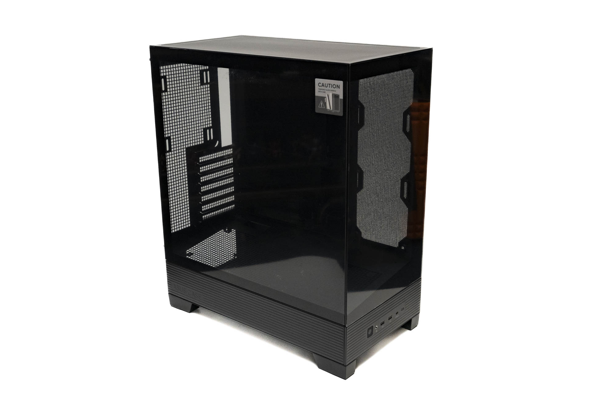 ASUS A31 Case – 人気のピラーレスなのに1万円台前半で買える、新時代