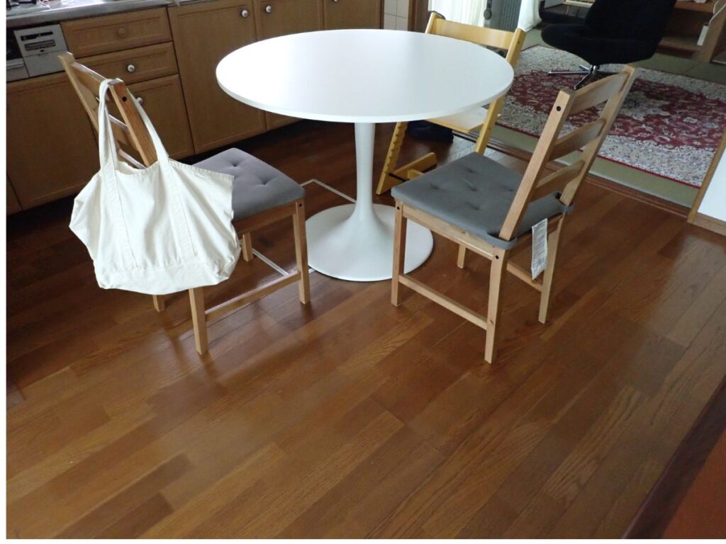 どんな暮らしにもピッタリはまる、IKEAの円形テーブル DOCKSTA