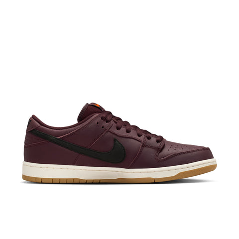 NIKE SB x Riot Skateshop - DUNK LOW PRO QS – Lacquer