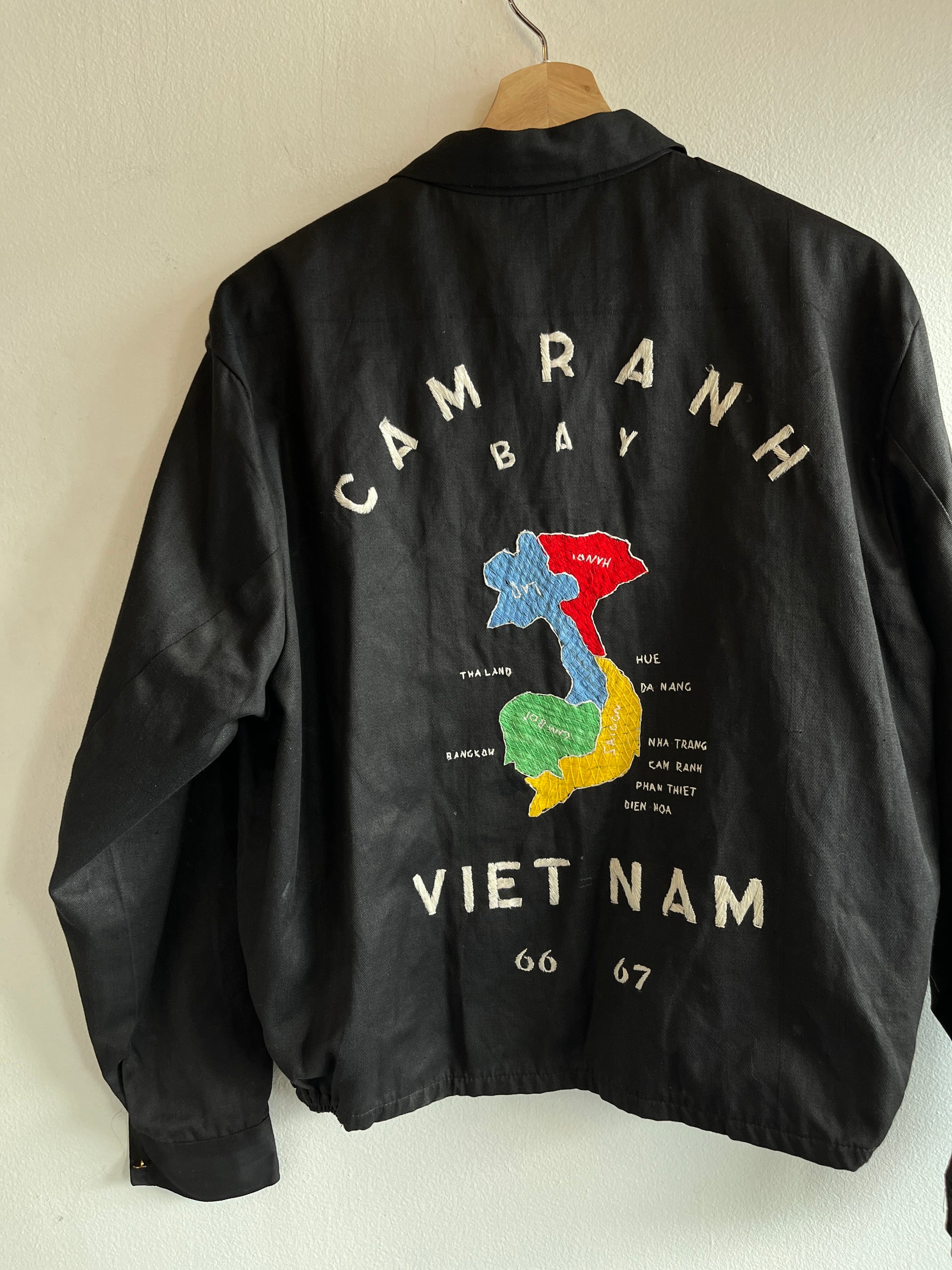 Vintage 1960's Embroidered Vietnam Souvenir Jacket – La Lovely Vintage