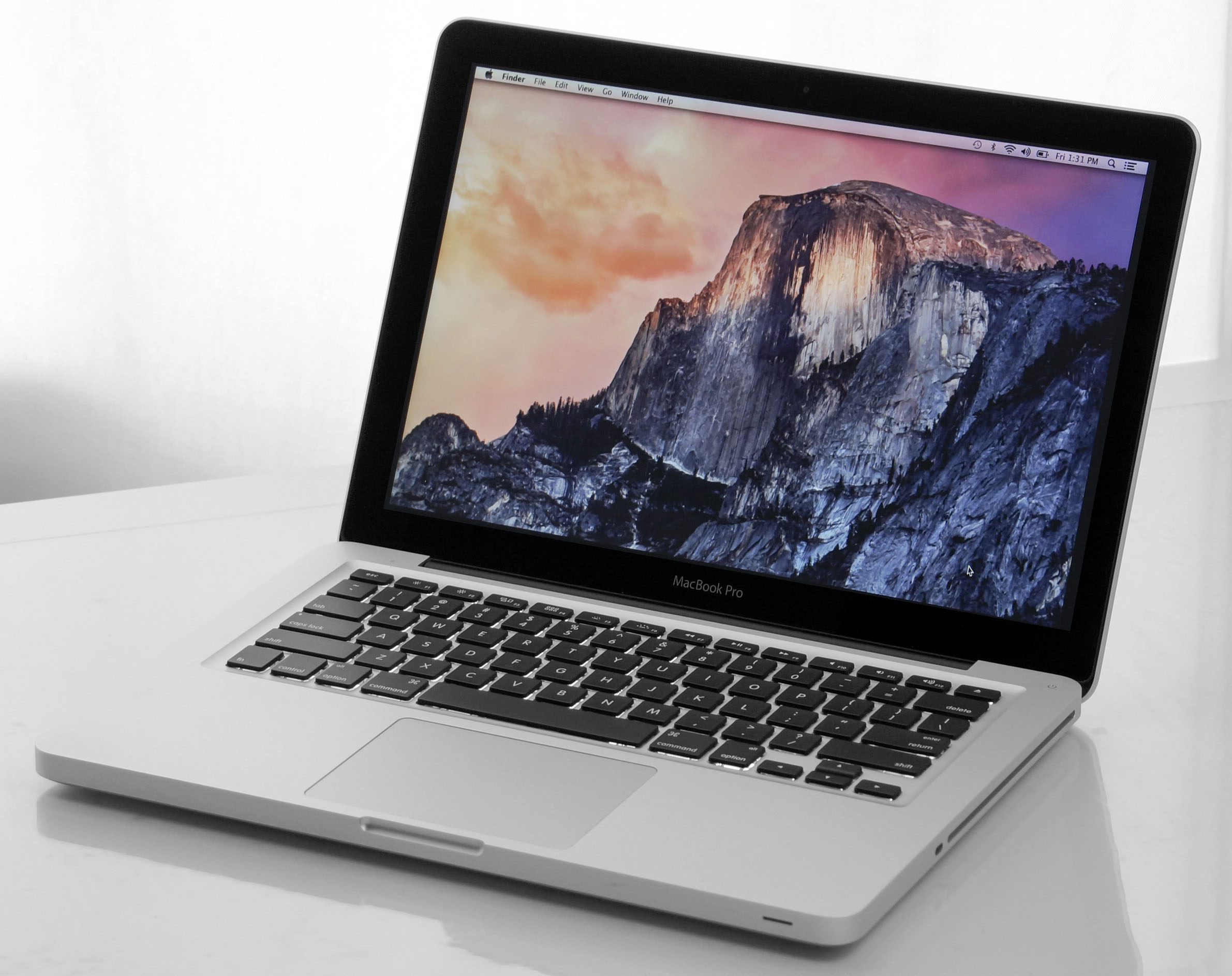 Apple MacBook Pro 13 (Mid-2012) - スペック、テスト、価格