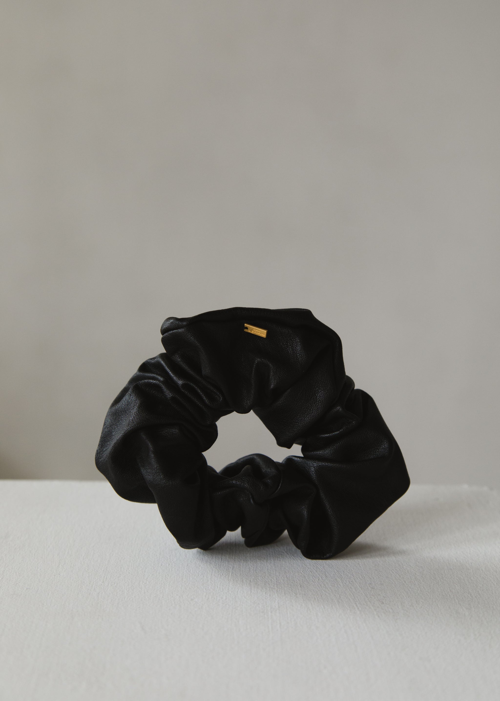 LEATHER(Black) – LETICIA