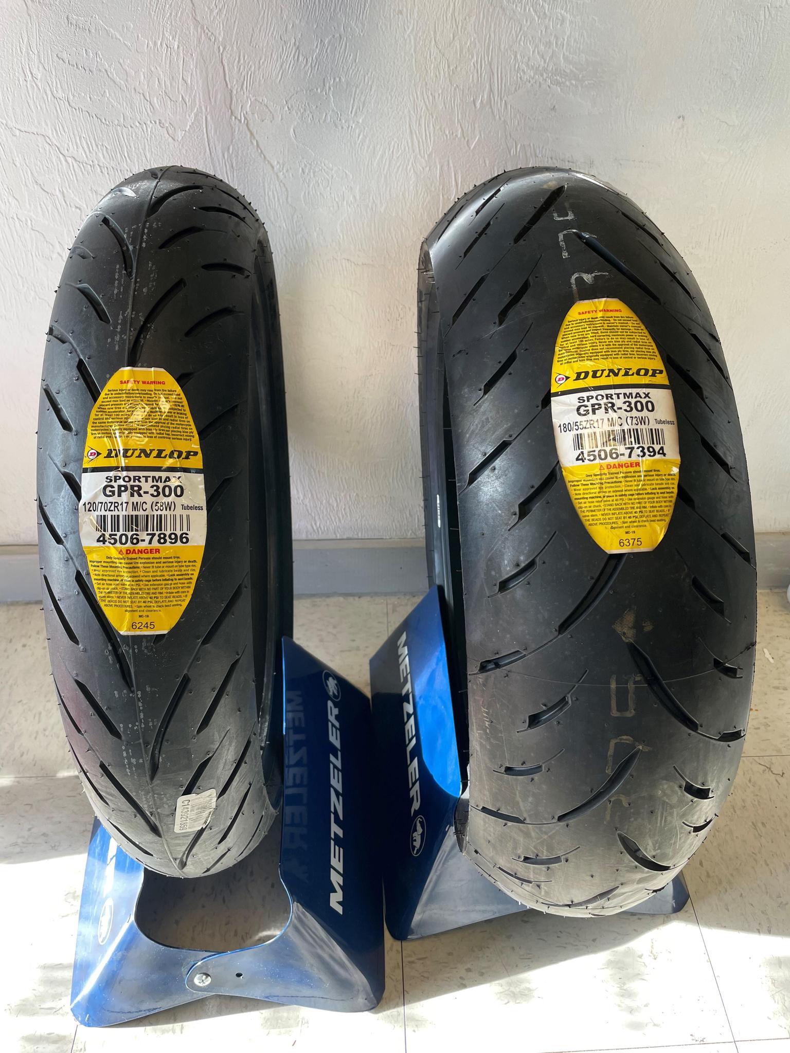 Dunlop Sportmax GPR-300 120/70ZR17 FRONT 180/55ZR17 REAR