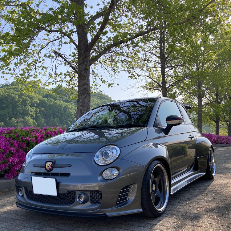 アバルト 595の低そうで低くない少し低い車・GW チョロQでゴルフ