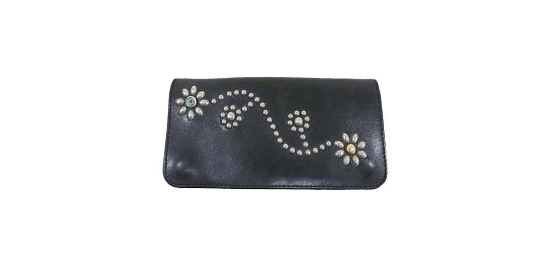 htc-flower-studs-wallet-210604