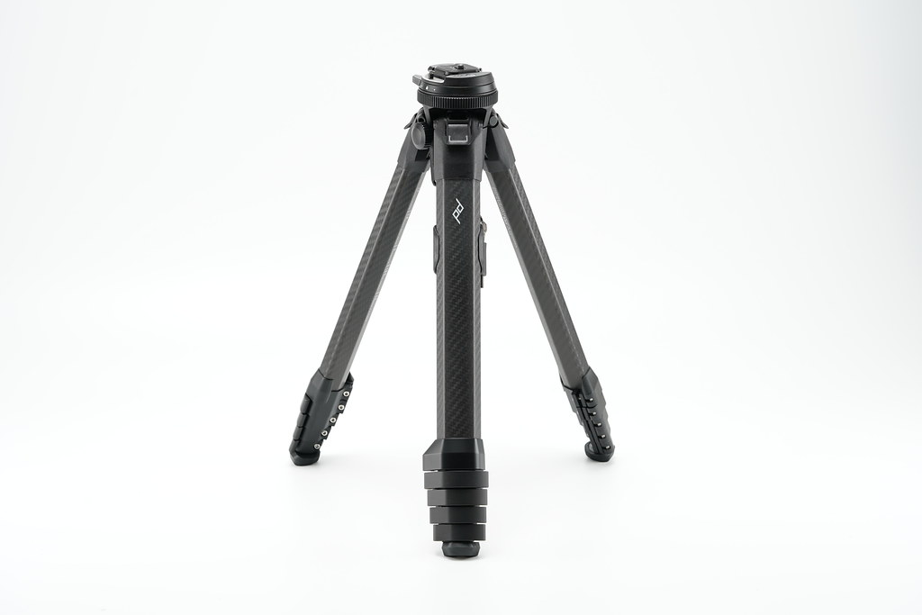 ピークデザインの三脚をレビュー カーボン版とアルミ版の違いを比較