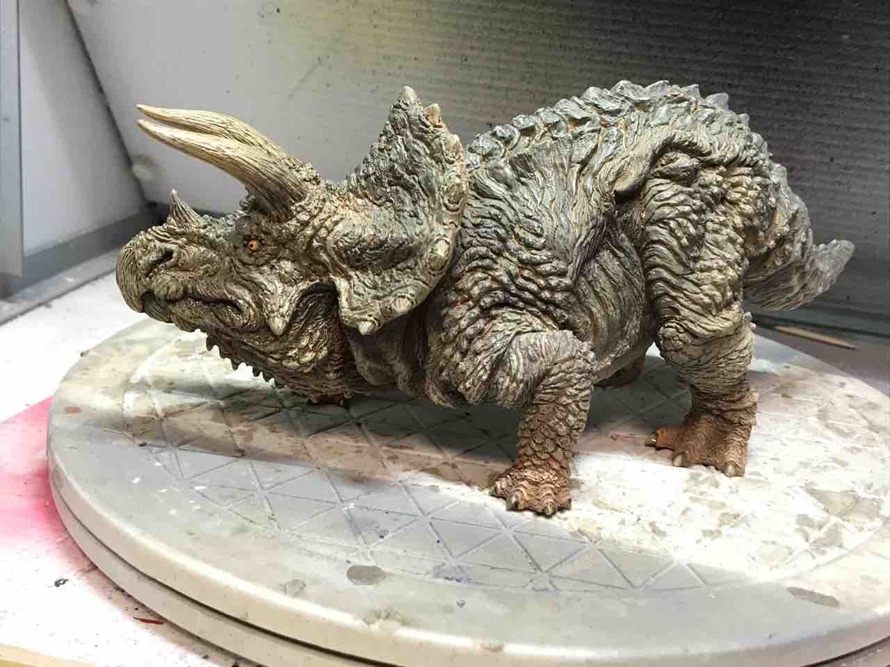 トリケラトプス塗装完了 : ねんど星人のねんどblog