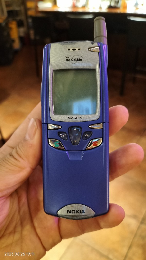 2000/平成12/NOKIA/NM502i/モノクロ2階調/スライドケータイ/iモード初