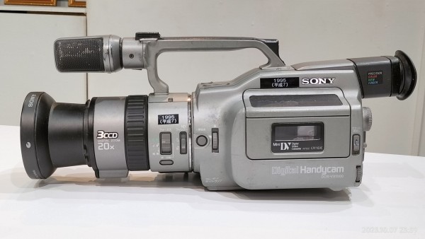 1995/平成7/SONY/DCR-VX1000/DVカメラ一号機/デジタルハンディカム