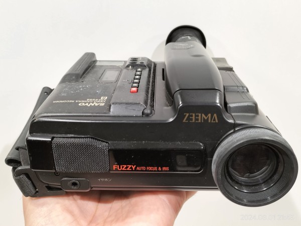 1990/平成2/SANYO/ZEEMA/VM-ES88型/FUZZY AUTO FOCUS & IRIS/光学6倍