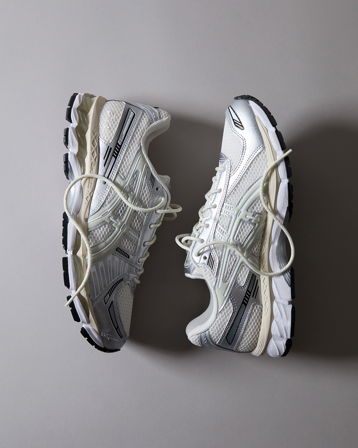 KITH の要素を反映した Ronnie Fieg for ASICS GEL-KAYANO 12.1 を